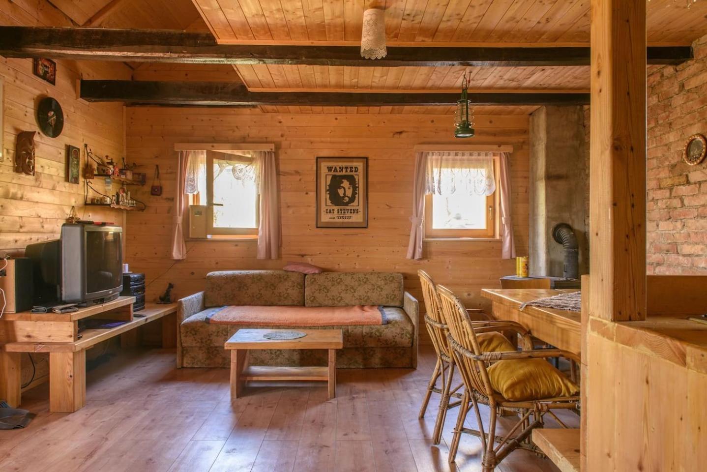 Wooden House Near The River Kupa Kamanje Luaran gambar